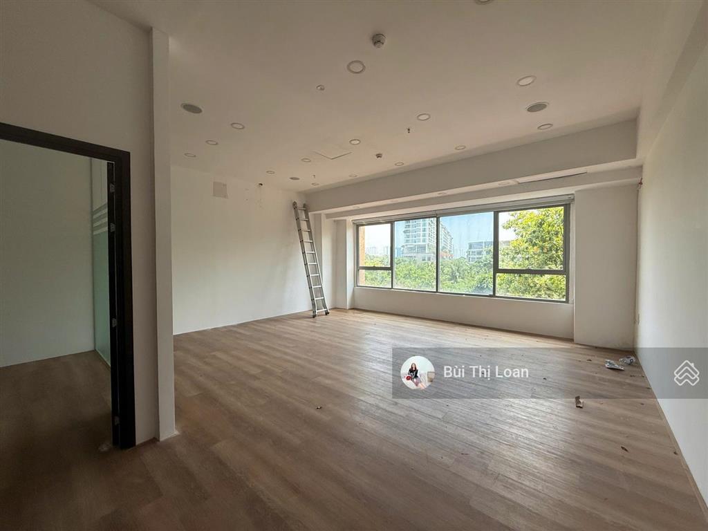 Cho thuê shophouse sala 3 tầng 240m2 sd giá 90 tr/th, em cầm chìa khóa a/c xem giờ nào cũng được