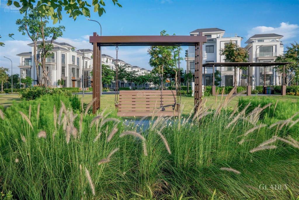 Biệt thự đơn lập, góc 2 mặt tiền, giáp sông và công viên, dt 305m2, thiết kế đặc biệt tại gladia