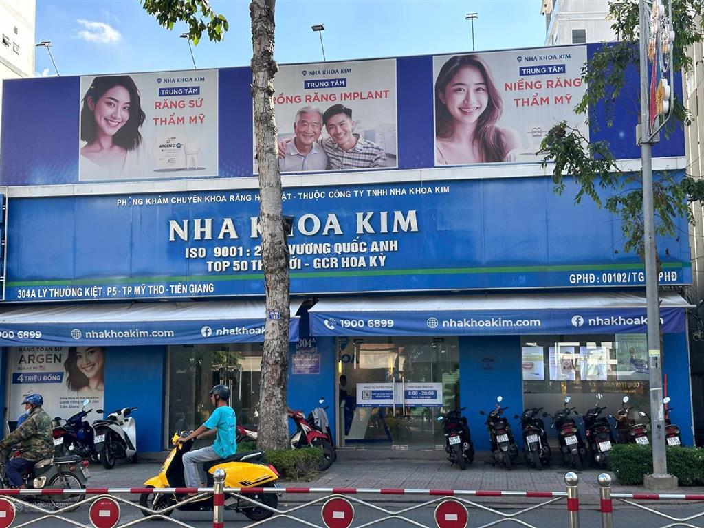 Chính chủ cho thuê nguyên khu mặt bằng 04 căn góc ngã ba trung tâm tp. mỹ tho ngang 15m dt 315m