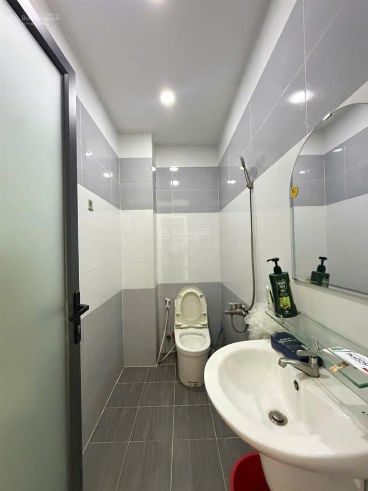 Nhà 3 lầu sec ngắn tl29, ngay ubp, trường học các cấp...