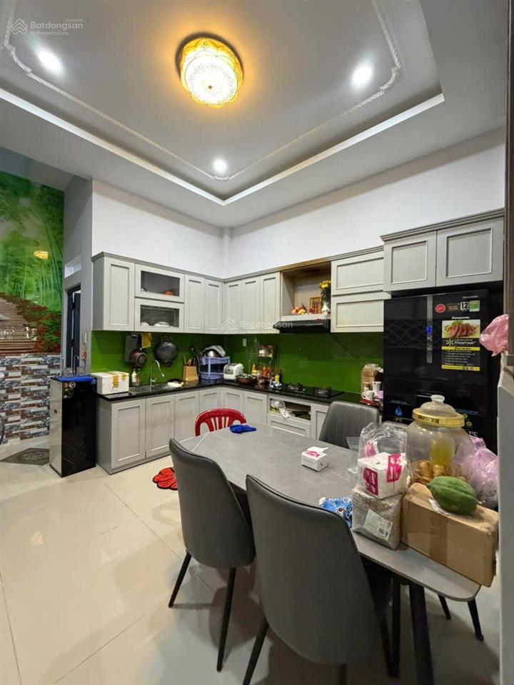 Nhà 3 lầu sec ngắn tl29, ngay ubp, trường học các cấp...