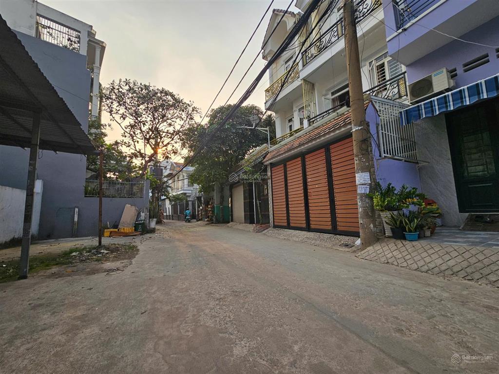 Đất hà huy giáp vào chỉ 80m, 4x14m, đường thông xe tải. thạnh xuân q12