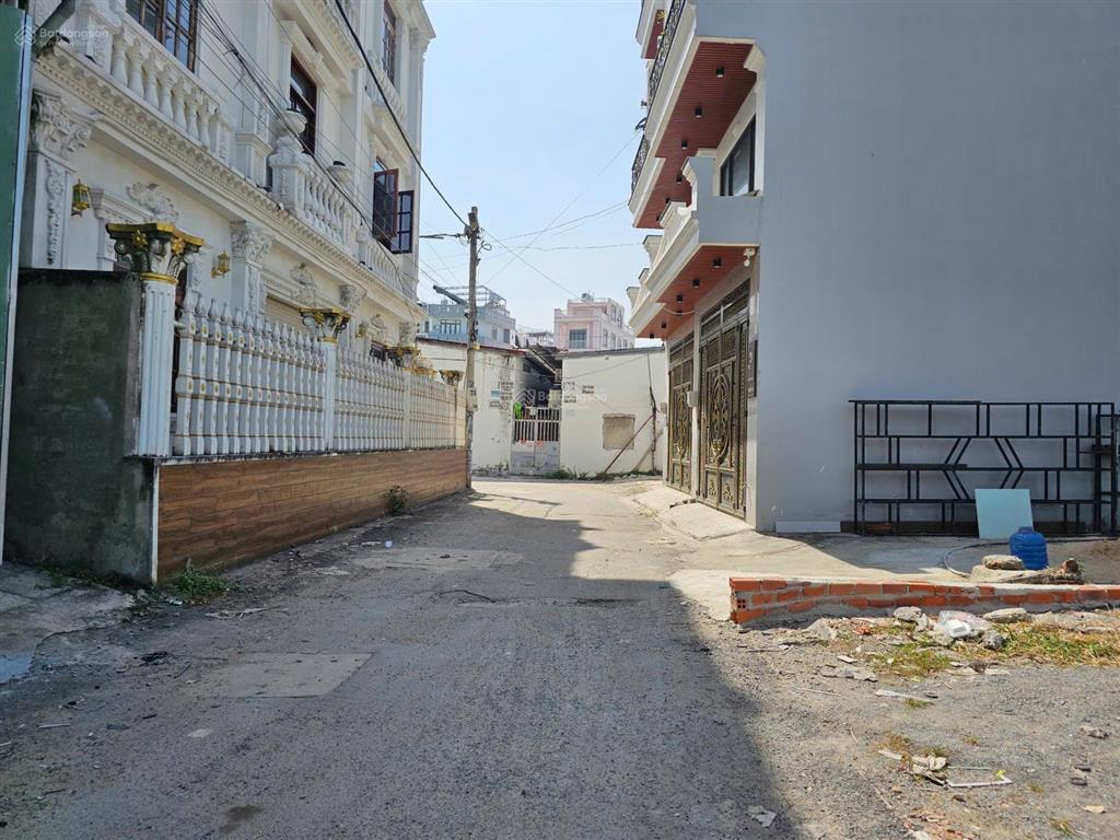 Đất hà huy giáp vào chỉ 80m, 4x14m, đường thông xe tải. thạnh xuân q12