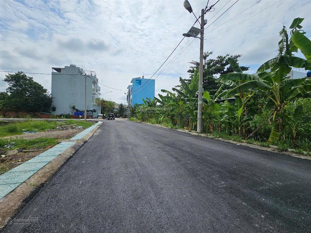 Đất sổ hồng riêng giá hời q12, 50m2 đường nhựa thông xe hơi