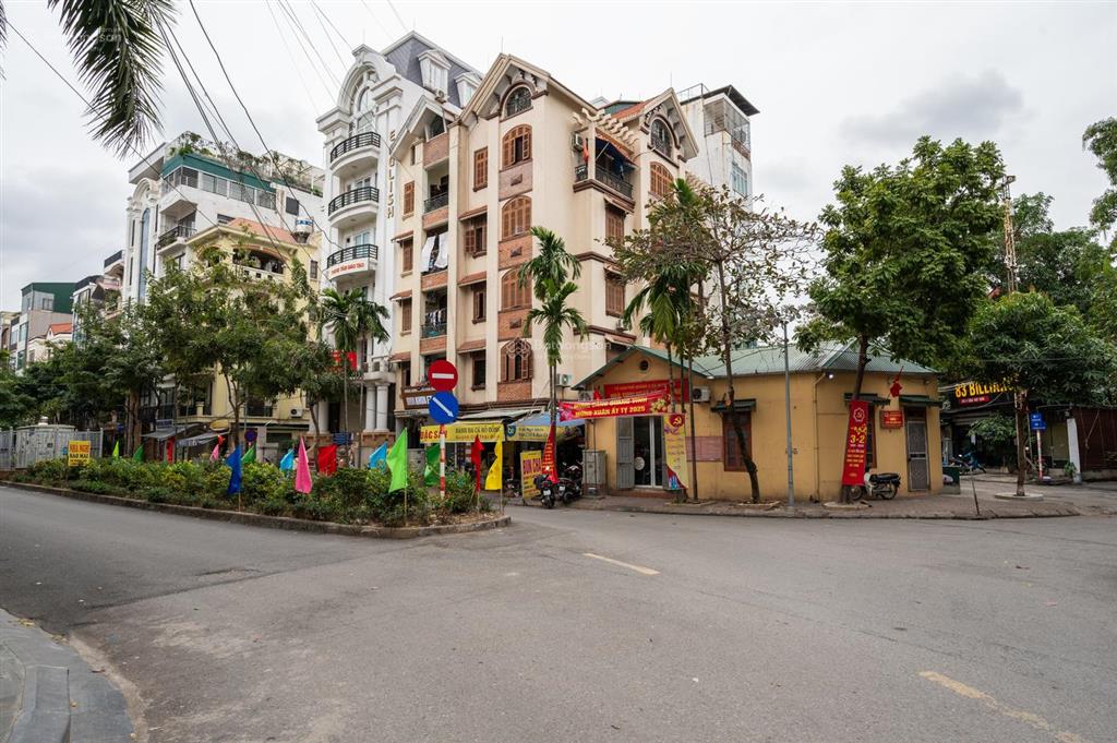Bán gấp cặp nhà liền kề  mặt phố đặng thùy trâm  mặt tiền 14,8m  diện tích lớn  vị trí đắc địa