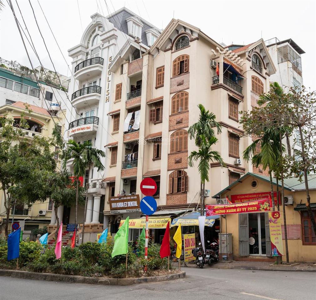 Bán gấp cặp nhà liền kề  mặt phố đặng thùy trâm  mặt tiền 14,8m  diện tích lớn  vị trí đắc địa