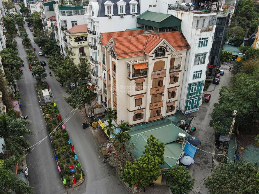 Bán gấp cặp nhà liền kề  mặt phố đặng thùy trâm  mặt tiền 14,8m  diện tích lớn  vị trí đắc địa