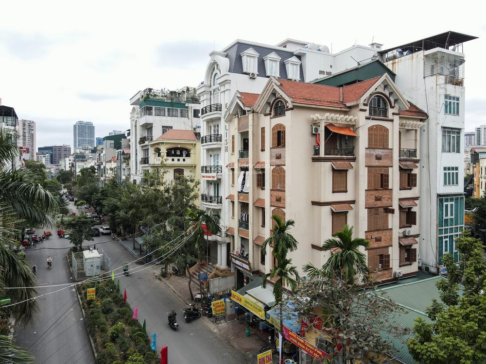 Bán gấp cặp nhà liền kề  mặt phố đặng thùy trâm  mặt tiền 14,8m  diện tích lớn  vị trí đắc địa