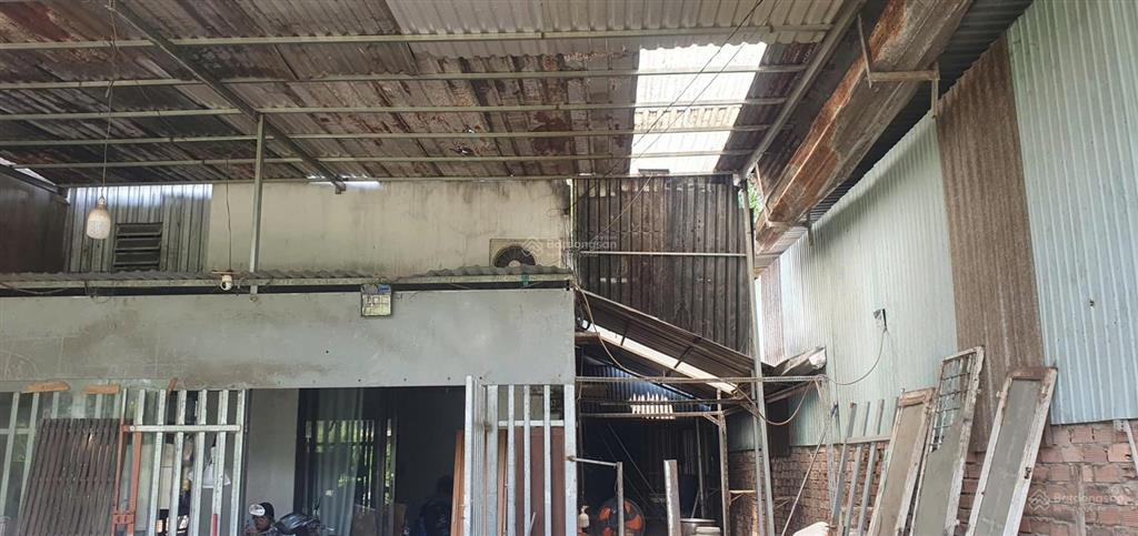 Chính chủ cho thuê xưởng và văn phòng sẵn, ở và gia công gỗ, sắt xa khu dân cư riêng biệt thoải mái