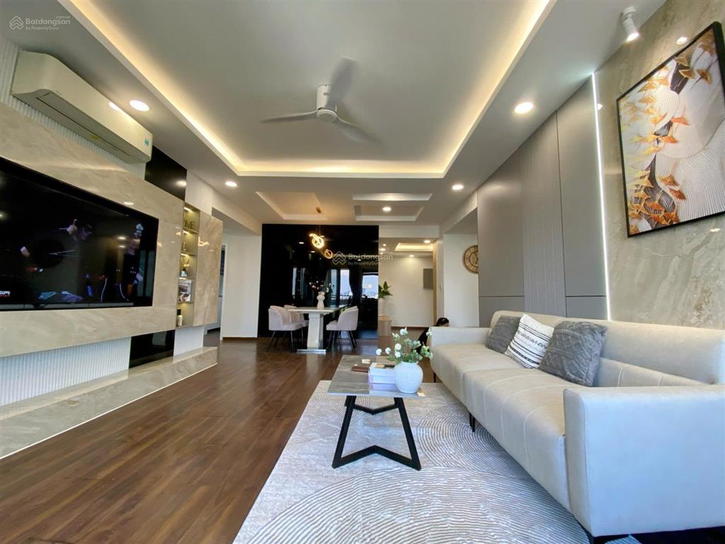 Bán căn hộ mỹ khánh 2, diện tích 118m2, 3pn, 2wc, view thoáng, nhà mới ở ngay, giá 9 tỷ 3 bớt lộc