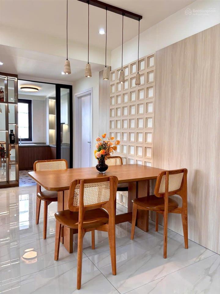 Bán căn hộ chung cư mỹ khánh 2, diện tích 118m2, 3pn, 2wc, view đẹp, nội thất đầy đủ, bán giá 9 tỷ