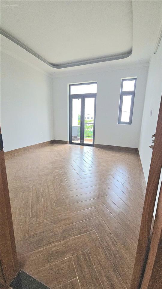 Bán nhà đường lò lu gần vinhomes grand park q9