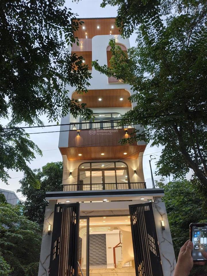 Chủ gửi bán nhà phố mới xây liền kề vinhomes grand park
