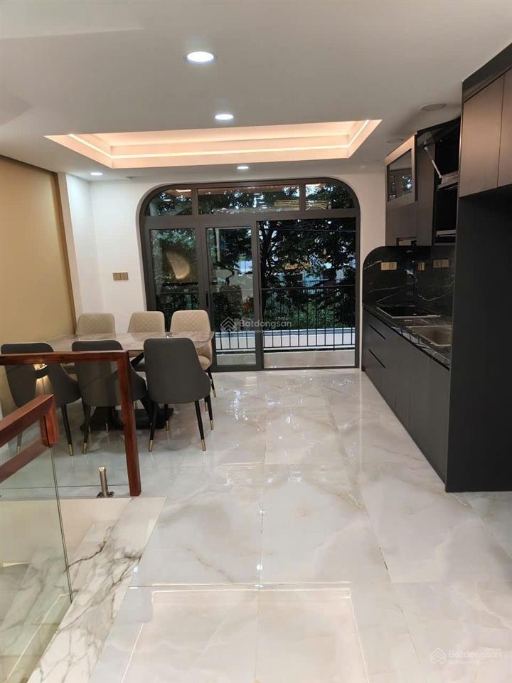 Chủ gửi bán nhà phố mới xây liền kề vinhomes grand park