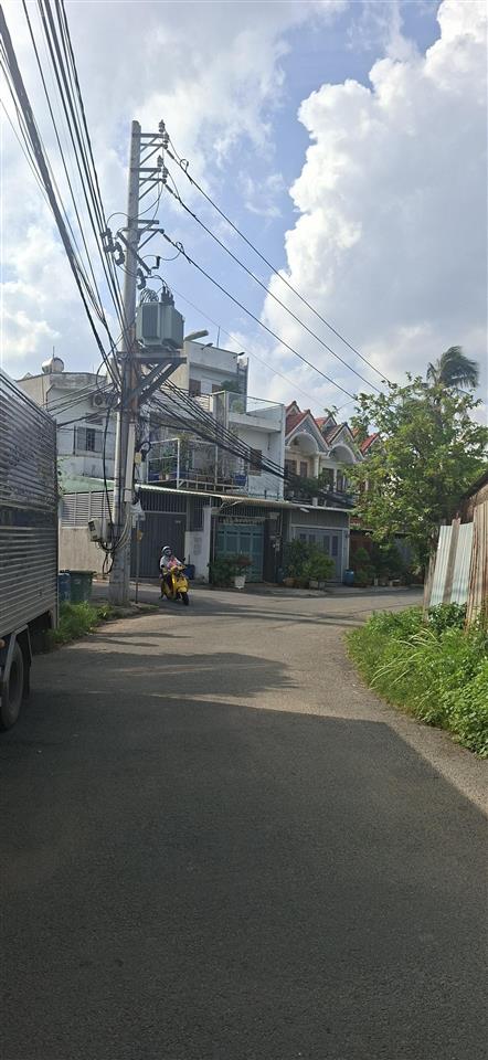 Bán lô đất 700m đường 102 tăng nhơn phú a, q9 cũ