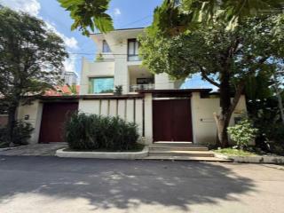 Bán biệt thự ngang 15m nguyễn văn hưởng , thảo điền mơ mộng dt 350m2  giá 100 tỷ  sổ hồng riêng