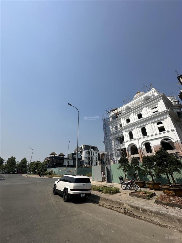 Rẻ hơn thị trường 5 tỷ kdc huy hoàng 289,2m2(15m x 19)giá 57,5 tỷ được xây hầm 5 tầng  sổ cá nhân