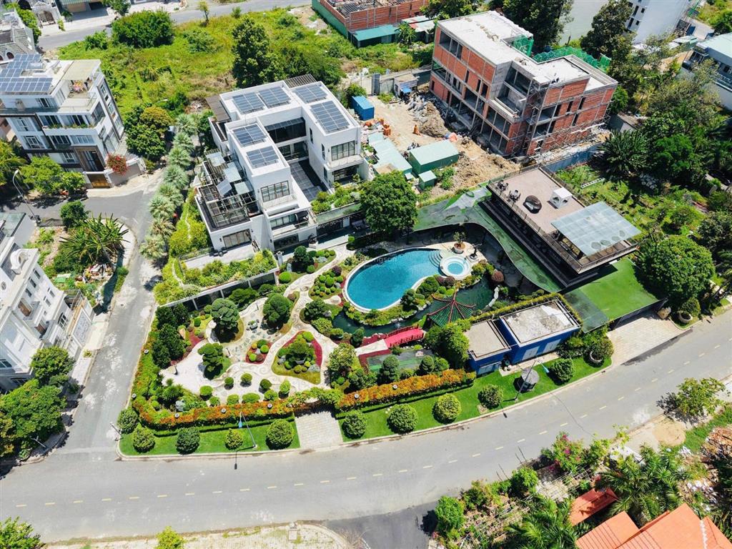 Rẻ hơn thị trường 5 tỷ kdc huy hoàng 289,2m2(15m x 19)giá 57,5 tỷ được xây hầm 5 tầng  sổ cá nhân