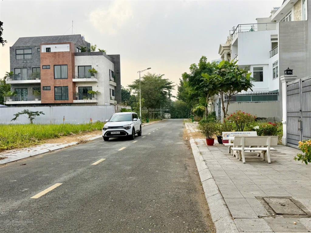 Giảm 3 tỷ bán nhanh! bán đất villas thủ thiêm dt 10m x 20m giá 33.6 tỷ