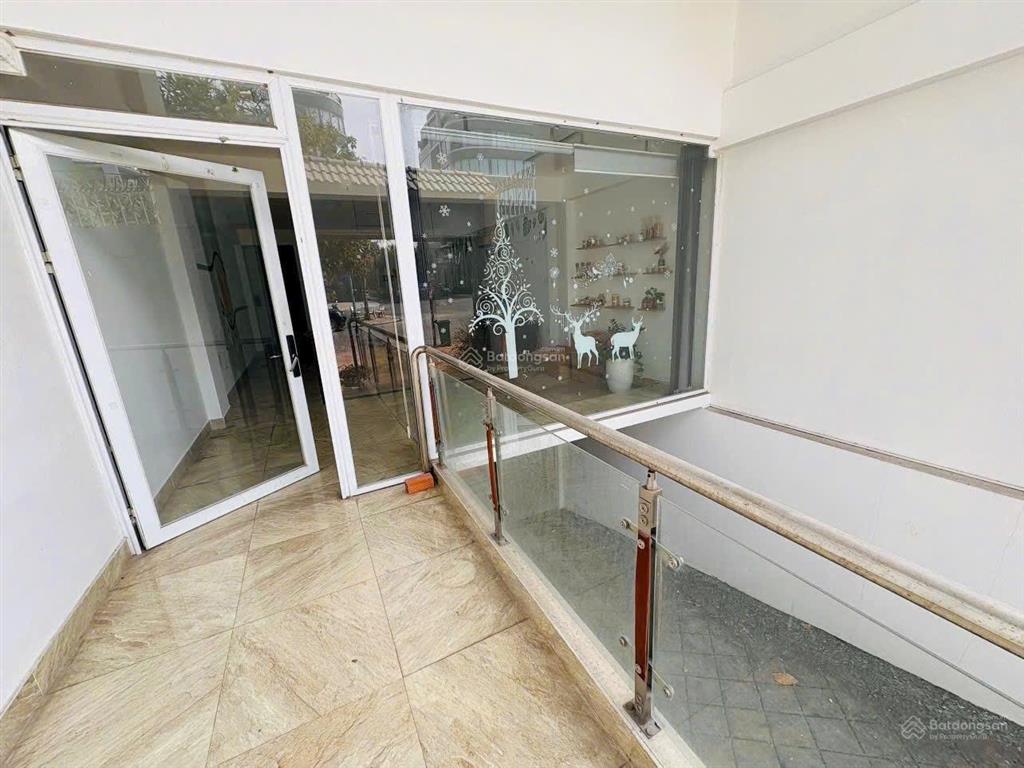 Giảm 2 tỷ đầu năm! bán mặt tiền trương văn bang quận 2 cao 6 tầng + hầm dt 102.5m2 chỉ còn 40 tỷ