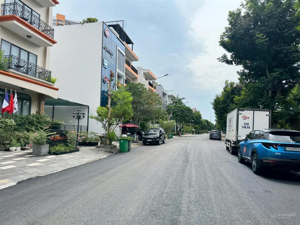 Giảm 3 tỷ bán nhanh nền kdc văn minh  đối diện công viên  đường 16m đông nam 140.6m2 còn 36.5 tỷ
