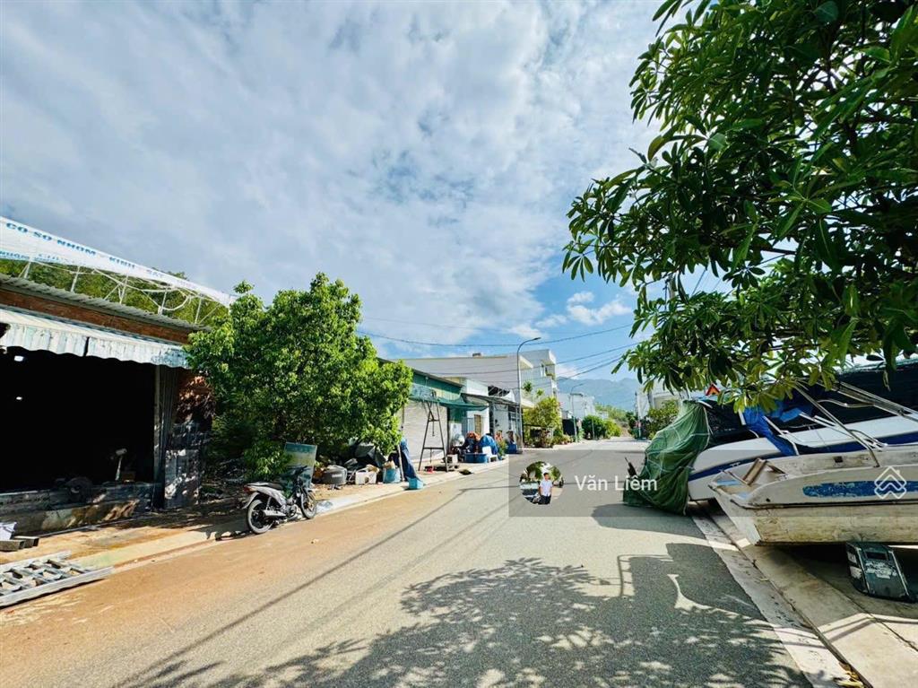 Chuyên bán đất khu tái định cư hòn rớ 2  gần sát dự án sun  nhánh sông  giá 4 tỷ 150tr