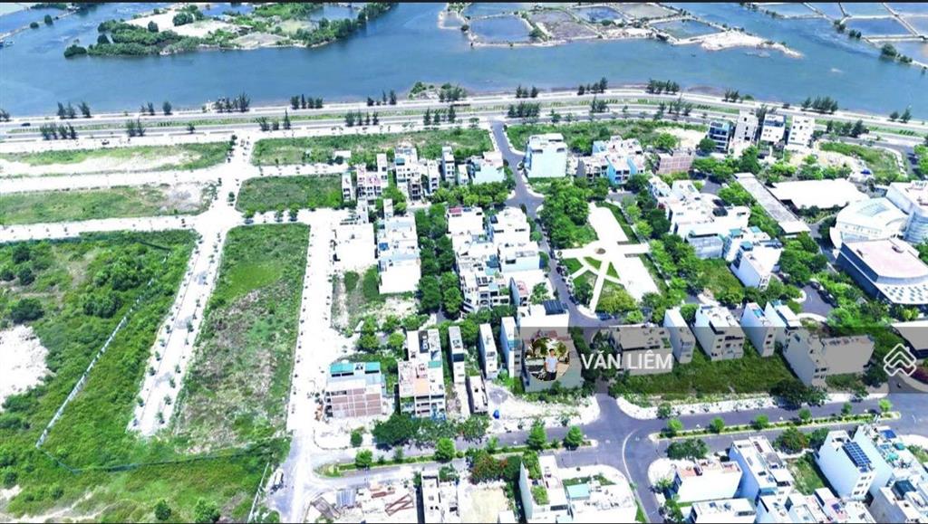 Lô đất đẹp an bình tân .
diện tích 100,8m2 hướng đông nam ( đối diện công viên)