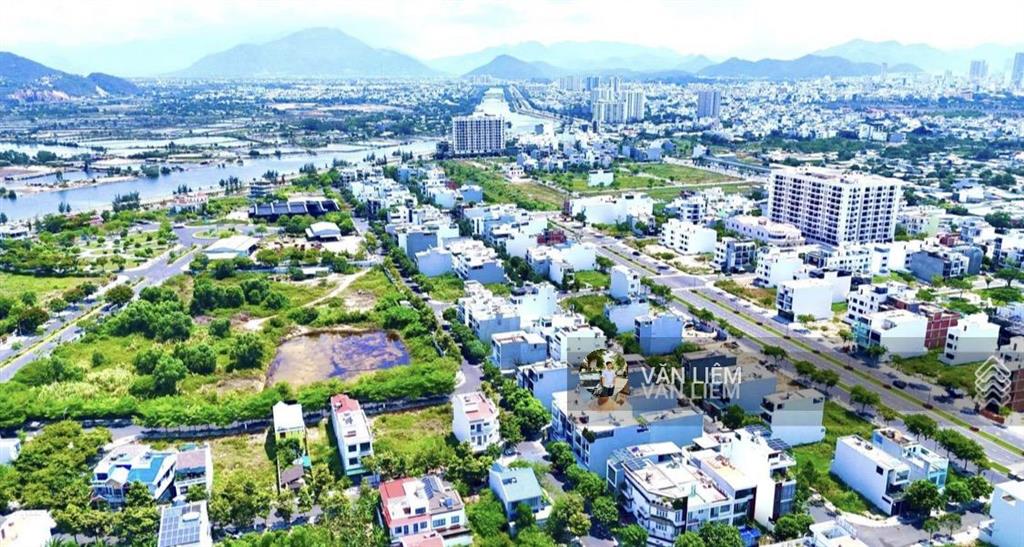 Lô đất đẹp an bình tân .
diện tích 100,8m2 hướng đông nam ( đối diện công viên)