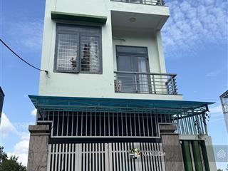 Cho thuê nhà 3 tầng hòn rớ 2 phước đồng, nha trang
diện tích đất 95m2 ngang 5m