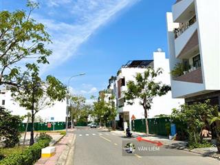 Bán nhanh lô đất đối diện công viên khu đô thị hà quang 1 giá 7 tỷ 650 bao tiền ép cọc.