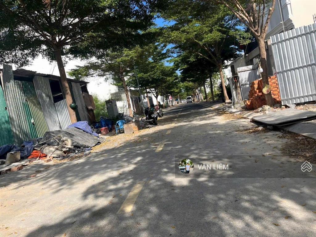 Bán đất khu đô thị mipeco nha trang. vị trí mặt đường số 6, gần chung cư 27 tầng