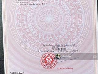 Đất tđc ngọc hiệp gần ngã ba
 diện tích 96.8m2 ( ngang 4.5m )  đường rộng 10m, gần trạm y tế, t