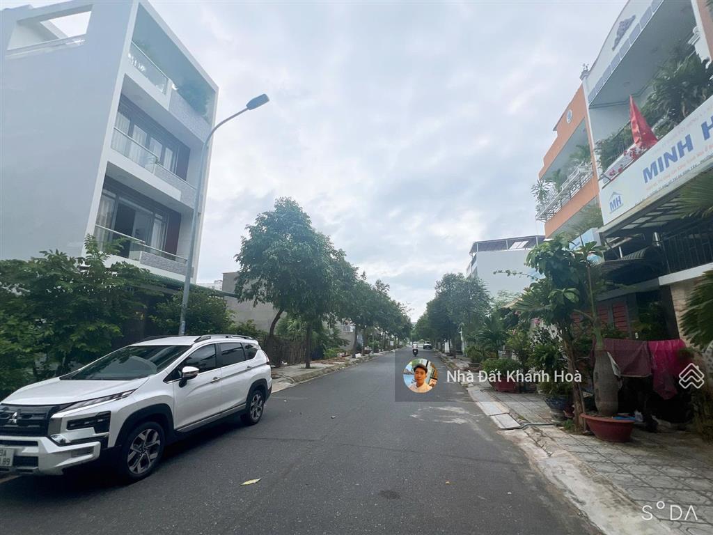 Đất khu đô thị an bình tân  đường t5 rộng 13m  hướng tây nam  sổng hồng sang tên