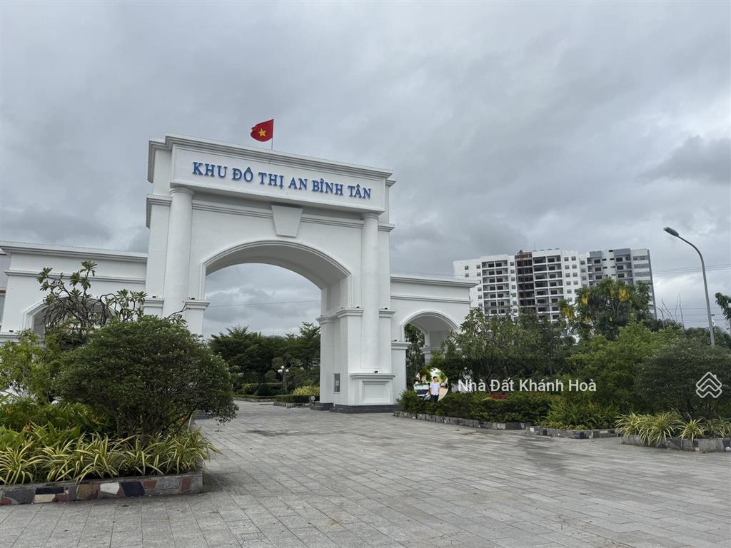 Đất khu đô thị an bình tân  đường t5 rộng 13m  hướng tây nam  sổng hồng sang tên