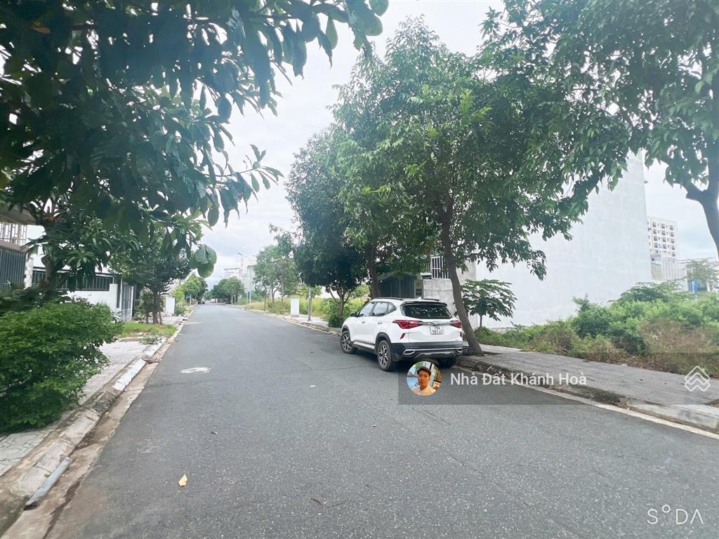 Đất khu đô thị an bình tân  đường t5 rộng 13m  hướng tây nam  sổng hồng sang tên