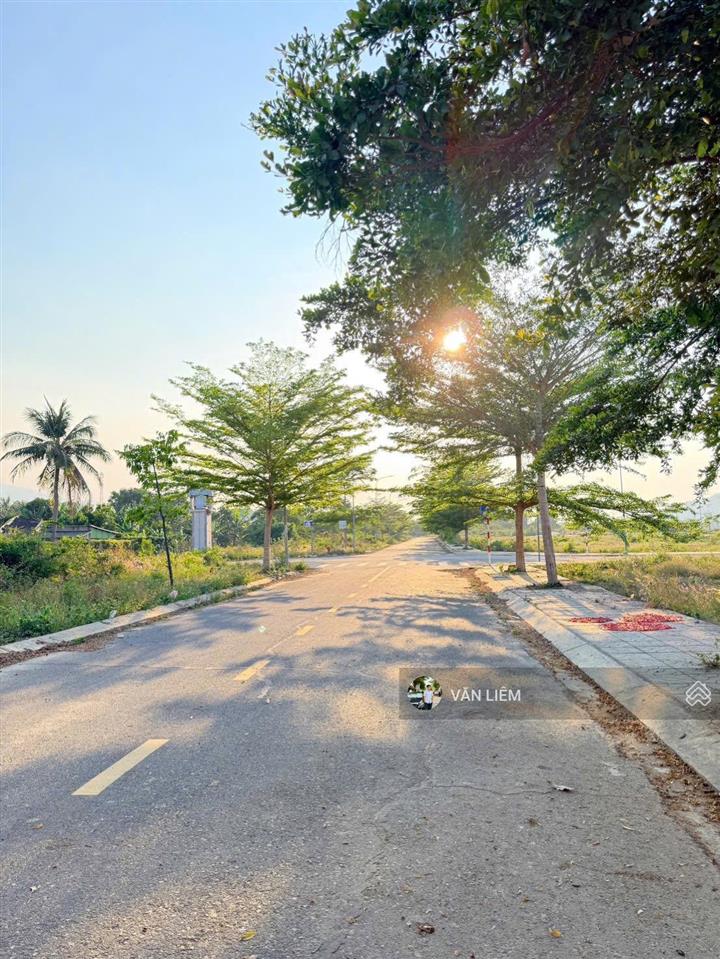 Bán lô đất tái định cư nam sông cái  tt diên khánh diện tích 100m2 (5x20)m. lô sạch