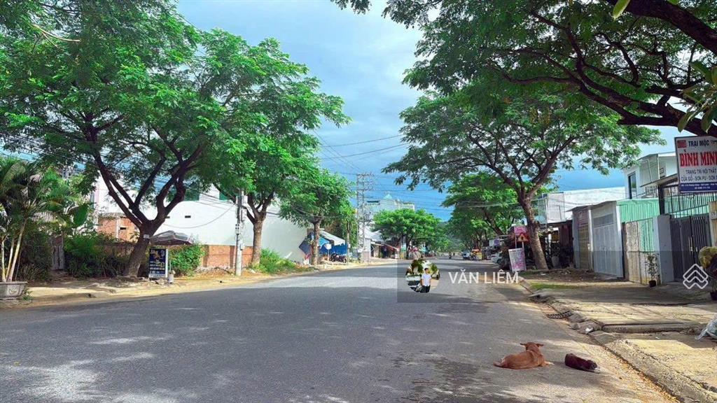 Lô đất tái định cư đất lành  đường nhựa 22m  diện tích 68m2  giá chỉ 4.4 tỷ