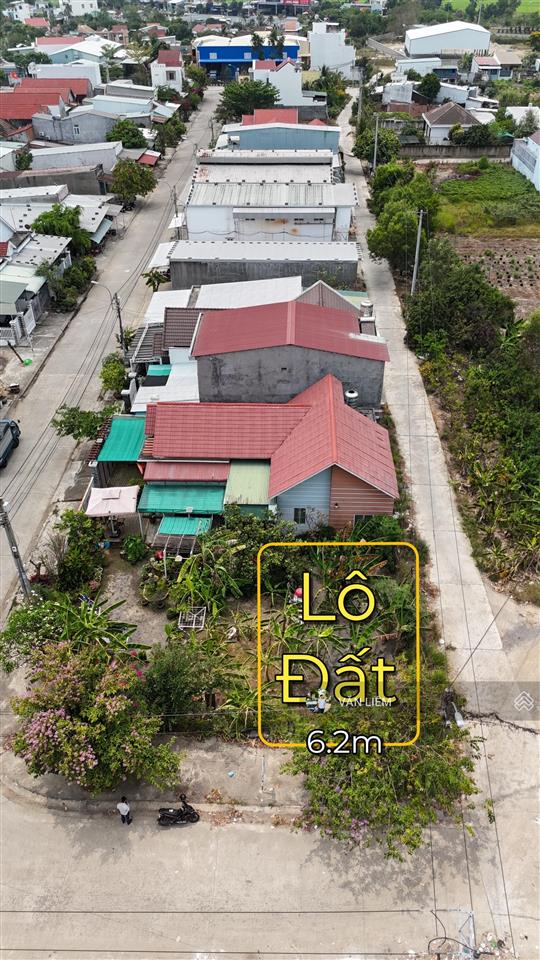 Bán lô góc tđc diên toàn đường qh rộng 30m giá êm  diện tích 60.2m2 ngang 6.2m