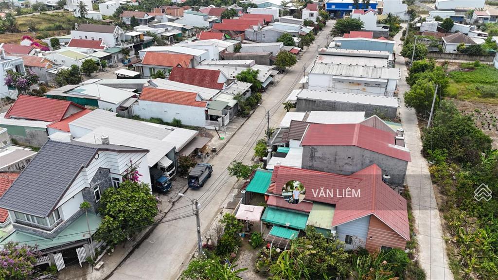 Bán lô góc tđc diên toàn đường qh rộng 30m giá êm  diện tích 60.2m2 ngang 6.2m