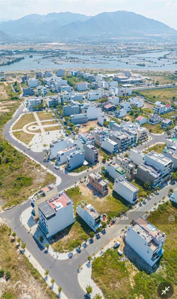 Khu đô thị an bình tân nha trang  sổ hồng sang tên  diện tích 100m2  đường t12 * hướng tây nam