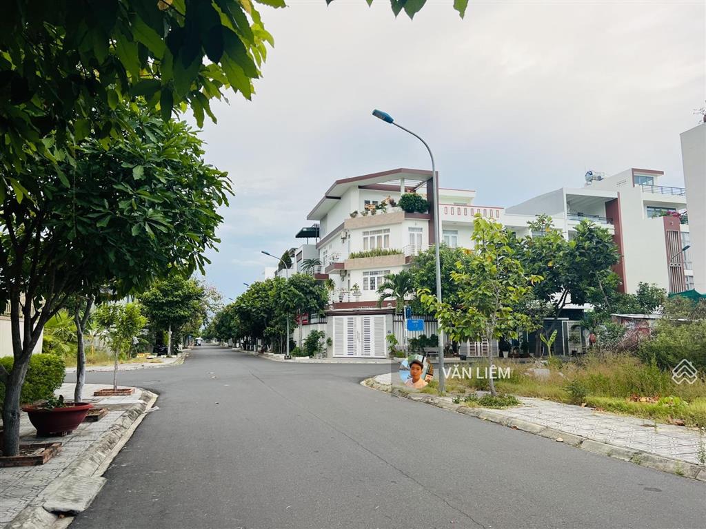 Bán lô đất kđt an bình tân  dt 100m2  vị trí đường t12, hướng tn  giá bán 7 tỷ