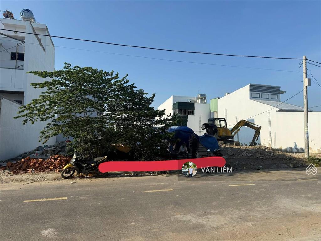 Bán lô đất cực đẹp ở phú ân nam
 ngang 6m. dt 125,7m2
 đường nhựa 13m. hướng nam. sổ hồng sẵn