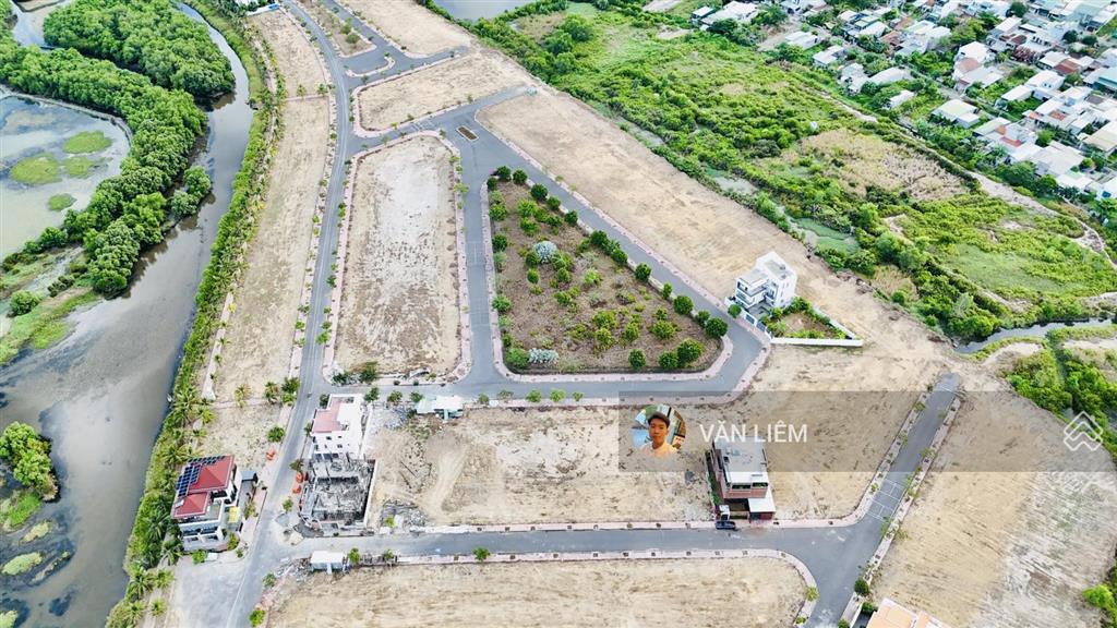 Bán đất nền dự án tại khu đô thị ven sông tắc, giá tốt chỉ với 27 triệu/m2, 300m2