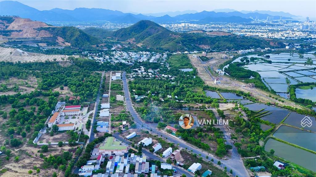 Cần bán lô đất tđc đất lành đường 13m giá 3 tỷ ngang 4m  hướng tây bắc  đường nhựa rộn