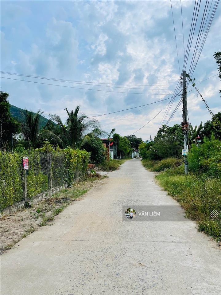 Lô xây biệt thự diên an thôn an ninh cách đường võ nguyên giáp 1km
 diện tích  585m2 ( ngang