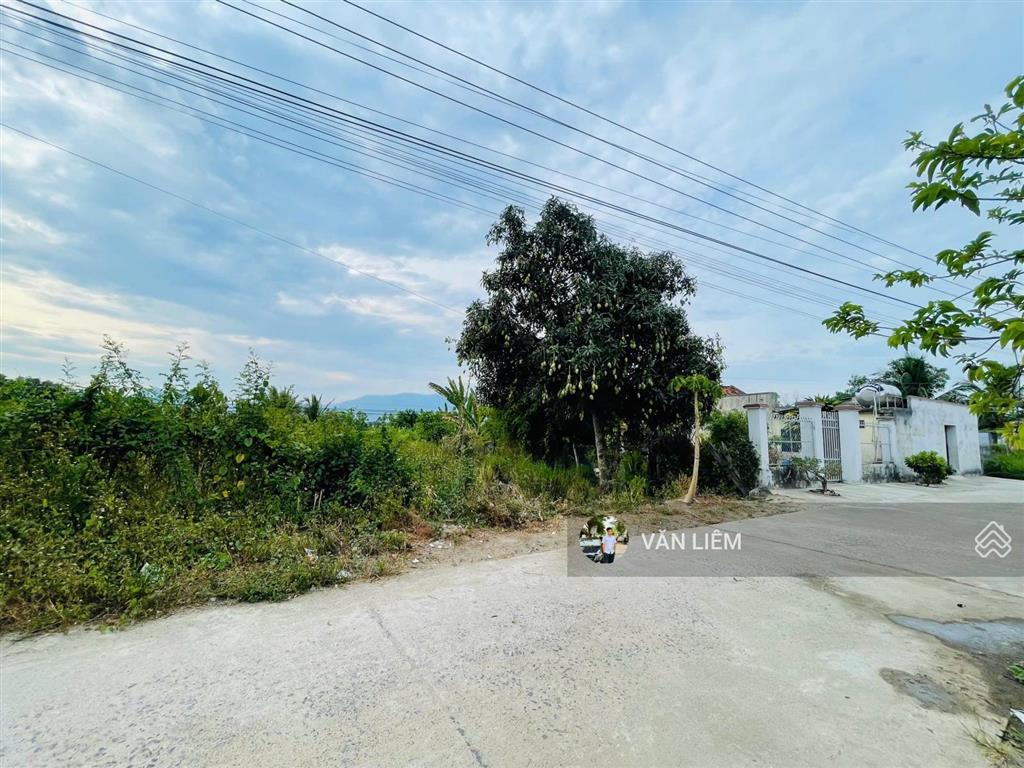 Lô xây biệt thự diên an thôn an ninh cách đường võ nguyên giáp 1km
 diện tích  585m2 ( ngang