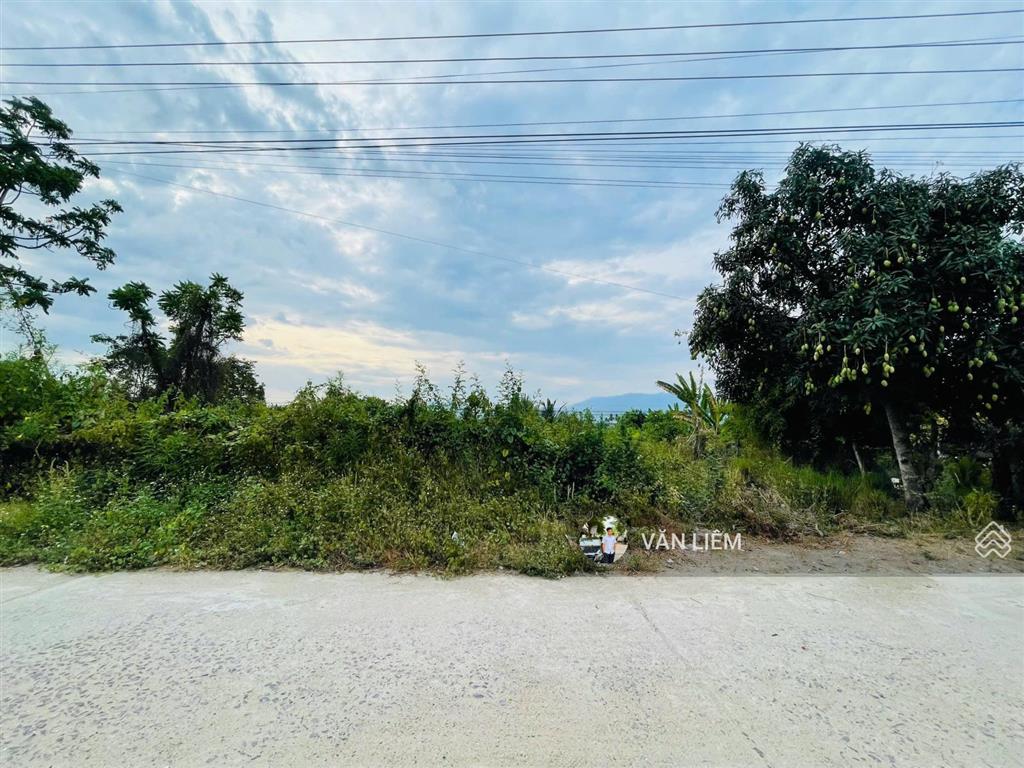 Lô xây biệt thự diên an thôn an ninh cách đường võ nguyên giáp 1km
 diện tích  585m2 ( ngang