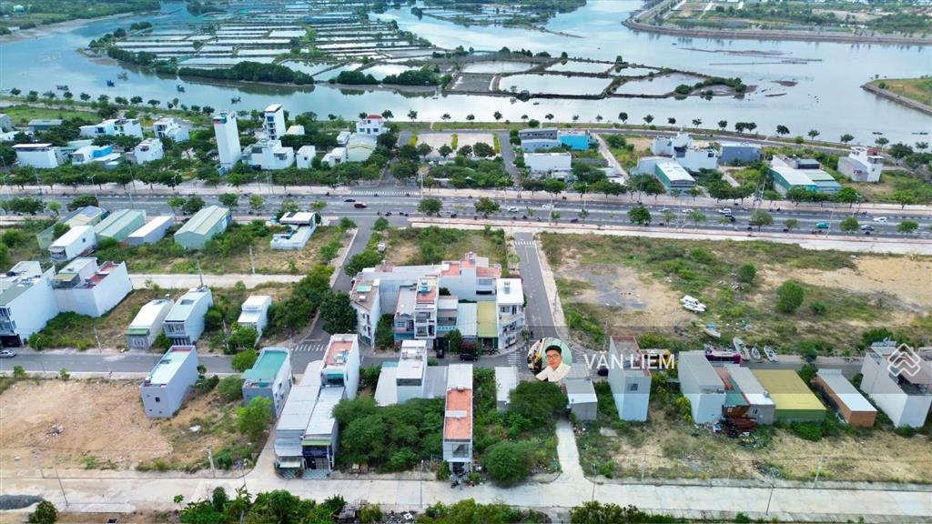 Lô đất hòn rớ 2 nhánh sông  diện tích 80m2 ngang 5m  đường nhựa rộng 10m