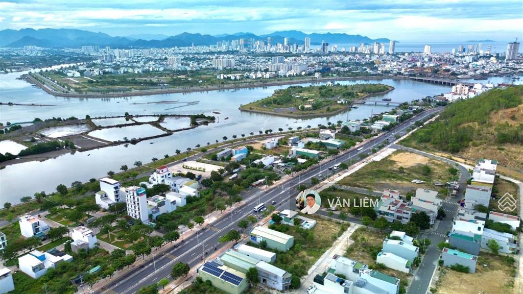 Lô đất hòn rớ 2 nhánh sông  diện tích 80m2 ngang 5m  đường nhựa rộng 10m