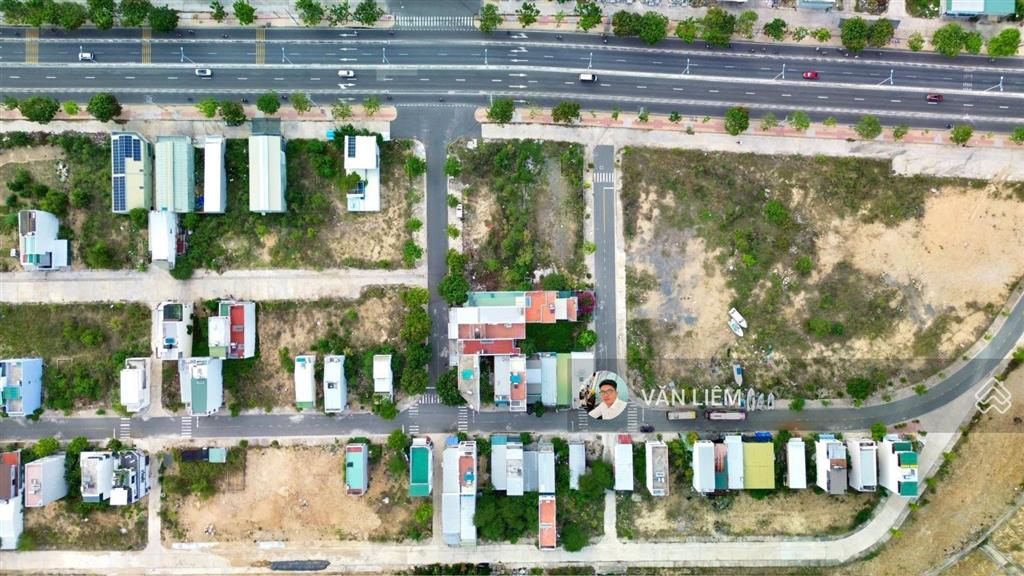 Lô đất hòn rớ 2 nhánh sông  diện tích 80m2 ngang 5m  đường nhựa rộng 10m